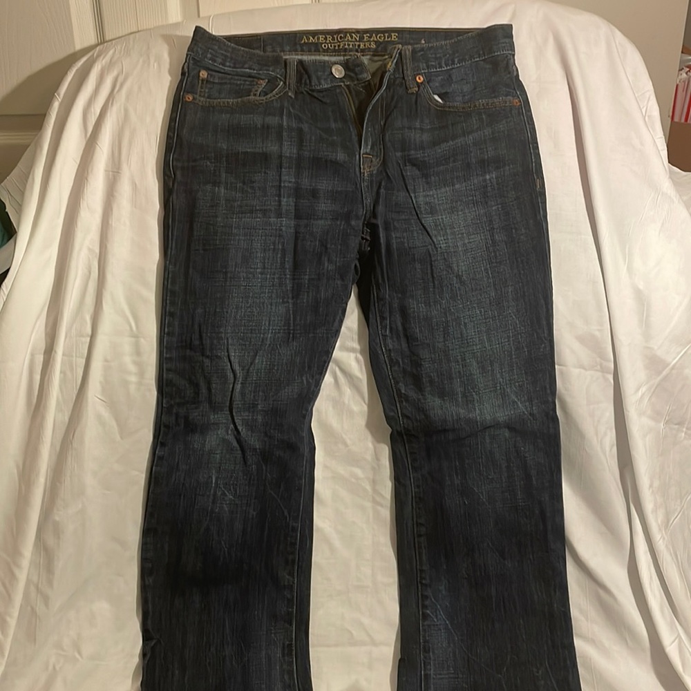 Brand new never worn American Eagle cut jeans